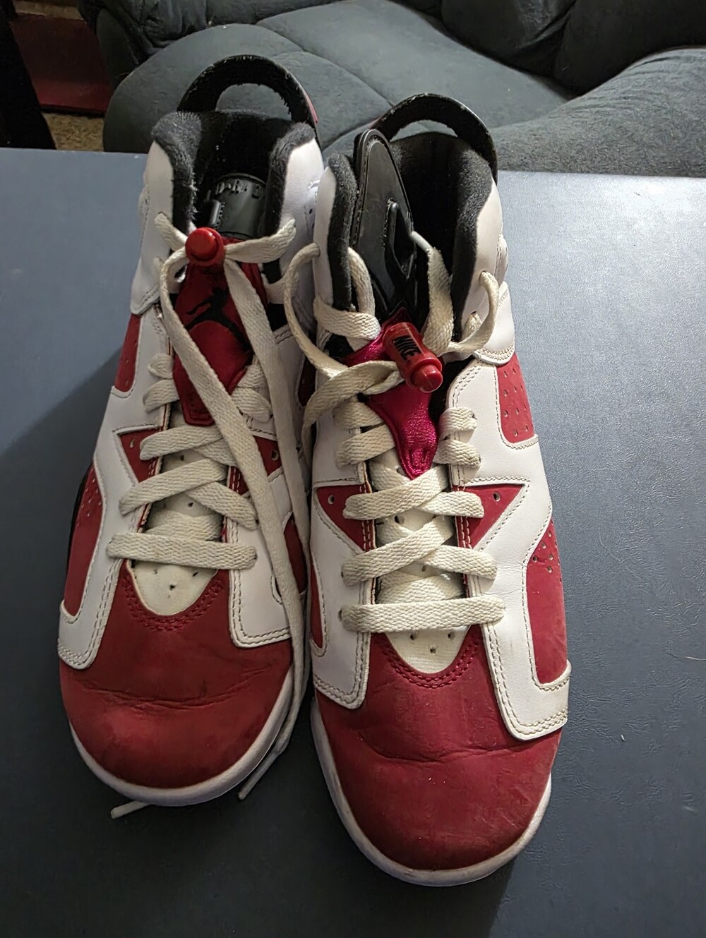 Jordan 6  Retro Carmine, Size 6y, Basketball Sneakers Clean.
